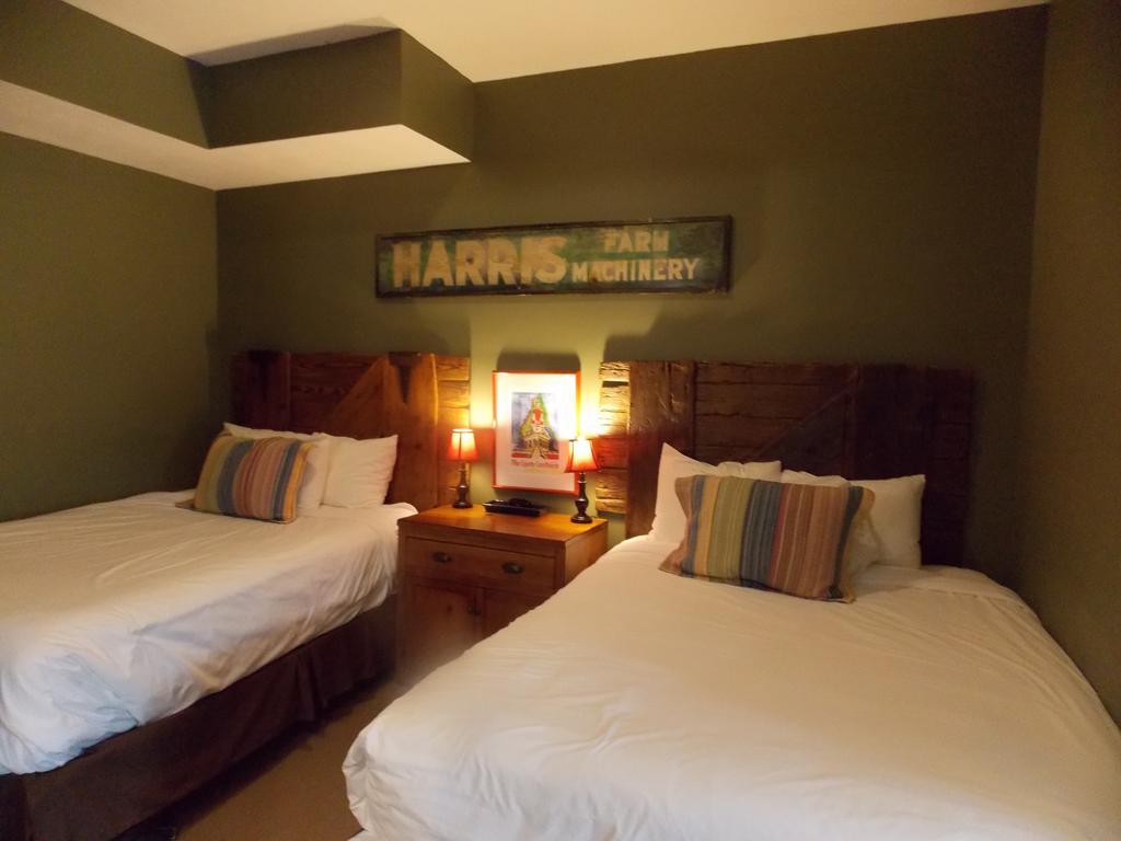 William Watson Hotel (Adults Only) Pittsfield Ngoại thất bức ảnh